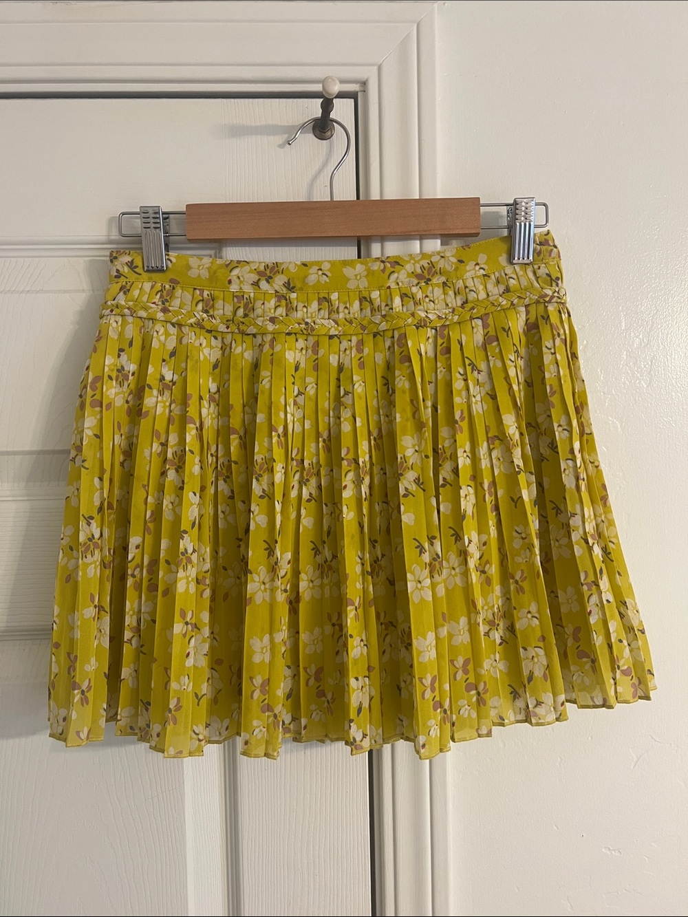 American Eagle Outfitters Yellow Floral Pleated Mini Skirt